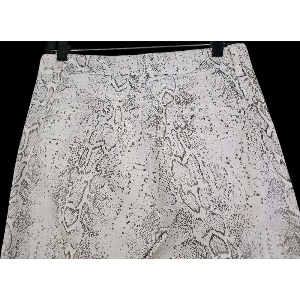 Flog ~Woman Size 29~ White Silver Animal Print Pull On Pants Stretch. - Picture 5 of 12